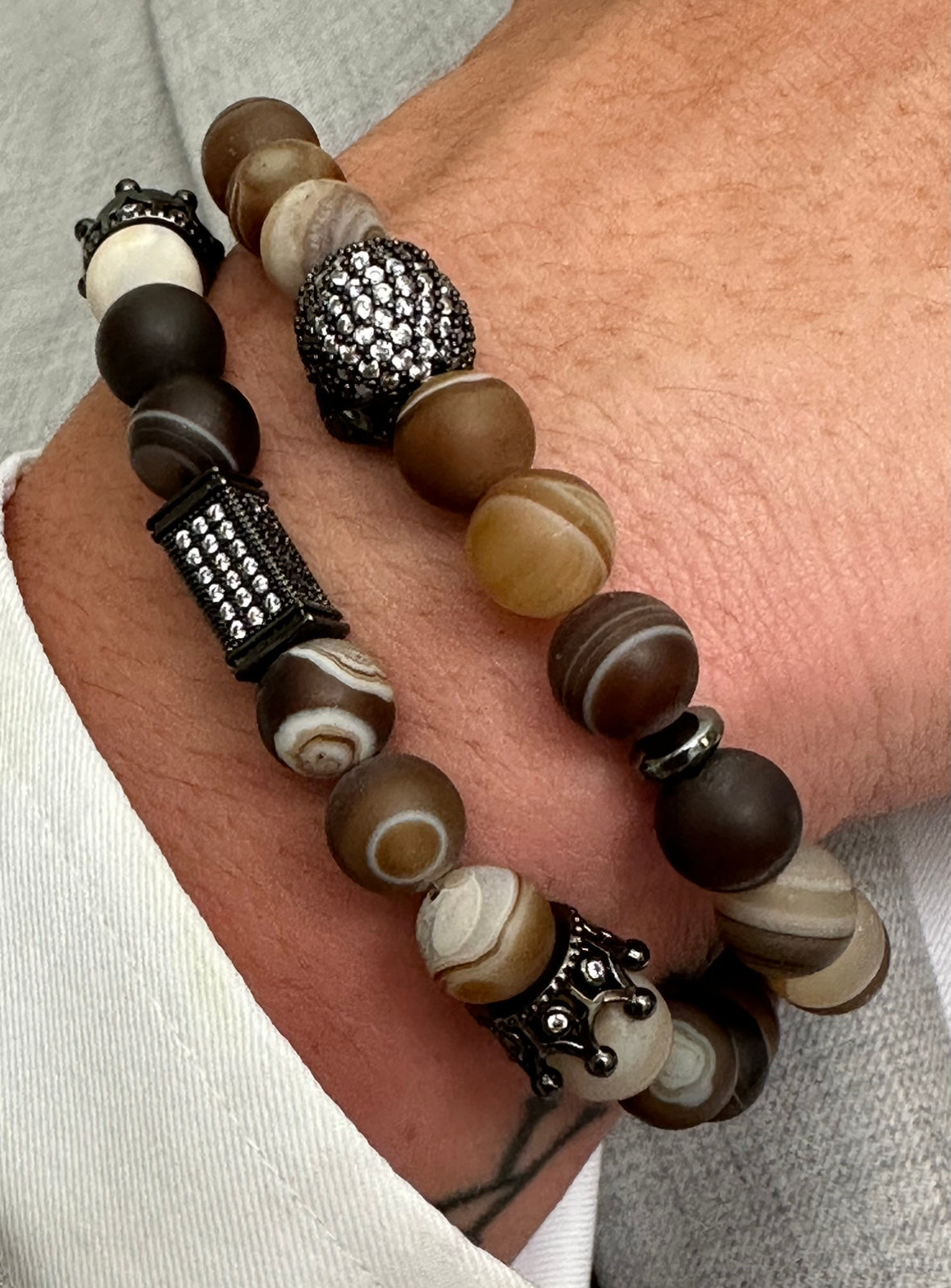 Men’s Brown Malachite Beaded Bracelet with Gunmetal Skull and Crown